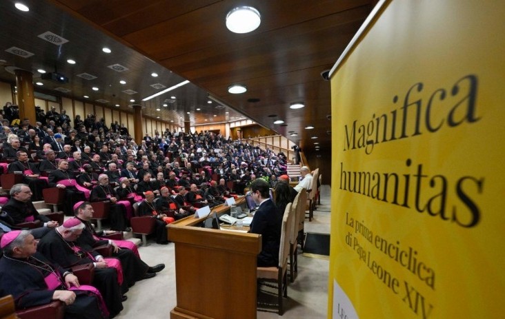 Menschheit am Scheidepunkt? - Was sagt Papst Leo XIV. in seiner neuen Enzyklika über KI?