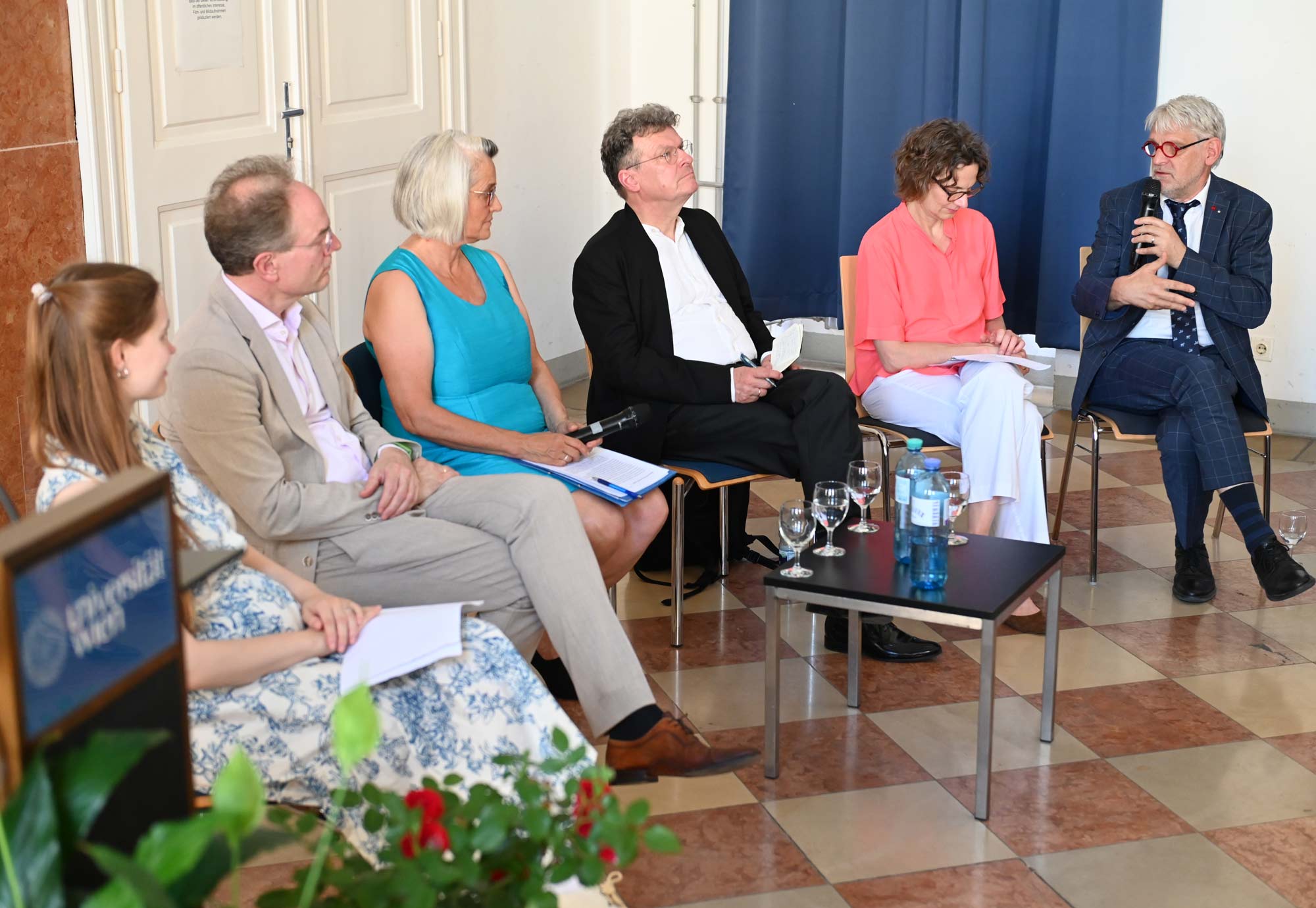 v.l.: Paula Neven Du Mont (Moderation), Jan-Heiner Tück, Marianne Grohmann, Paul-Gerhard Klumbies, Christiane Tietz und Ulrich Körtner