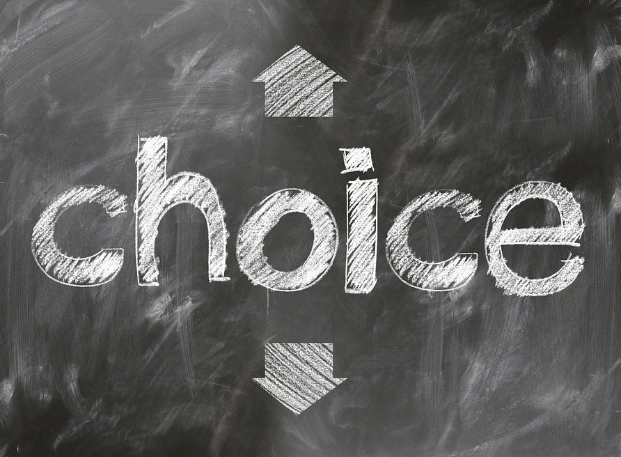 Glaube, Demokratie und Polarisierung - Glauben Christ:innen an Demokratie?