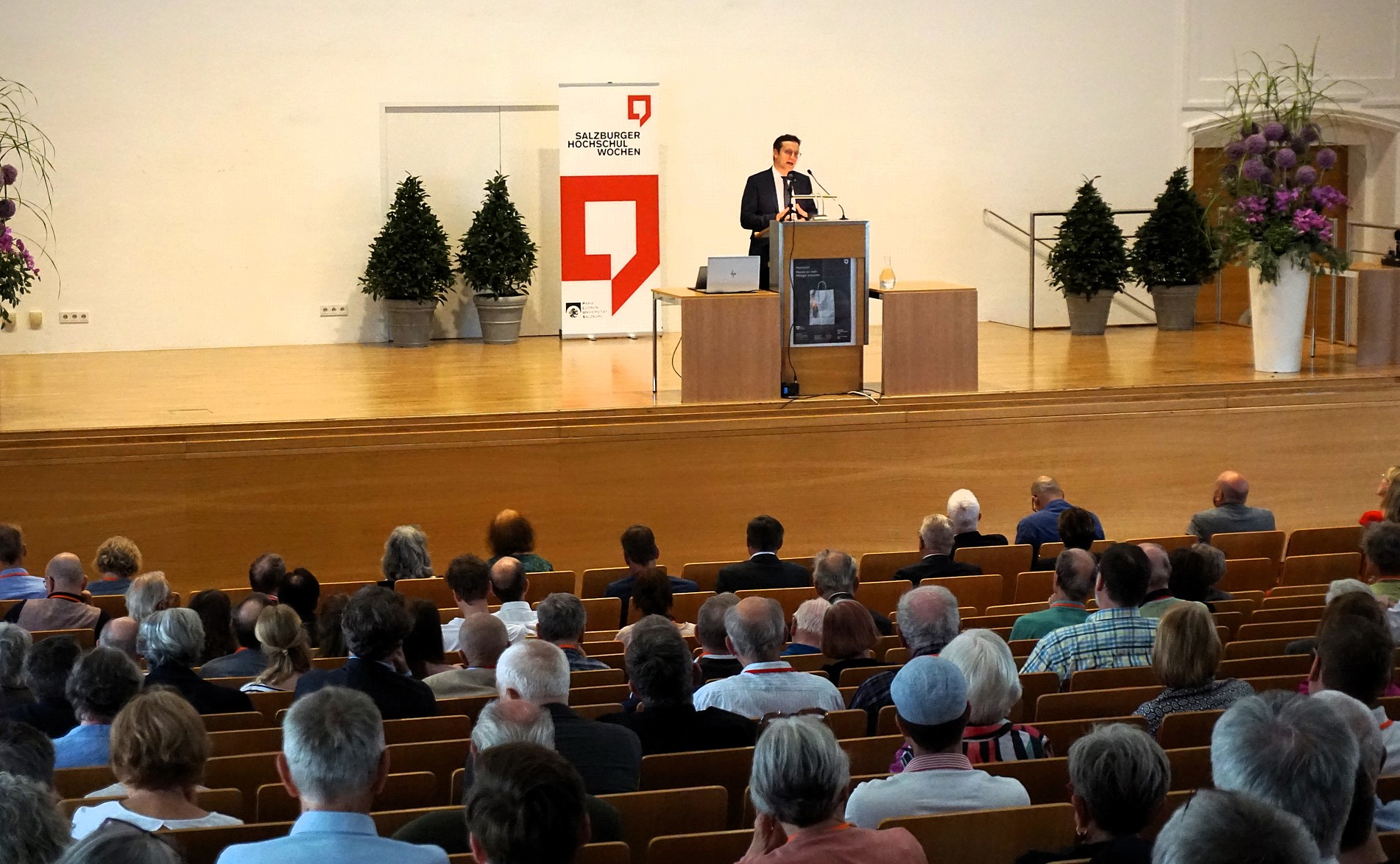 Prof. Martin Dürnberger bei der Eröffnung der Salzburger Hochschulwochen